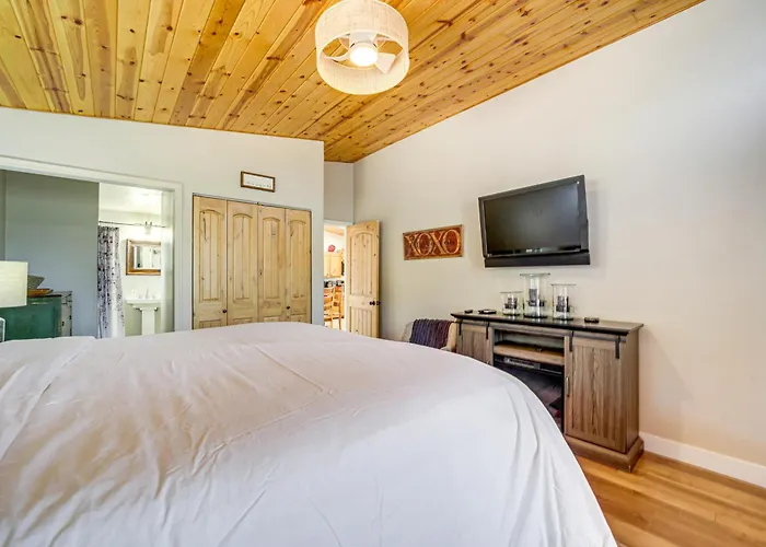 Strawberry Hideaway In The Pines W/ Hot Tub! Pine