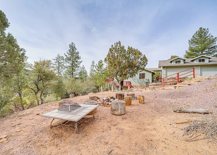 Dom wakacyjny Strawberry Hideaway In The Pines W/ Hot Tub! *